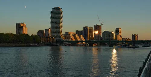 View across the River Thames from Imperial Wharf in the evening Jamie Weinbren
Michael Weinbren Image from website: https://www.mw-gallery.photos/